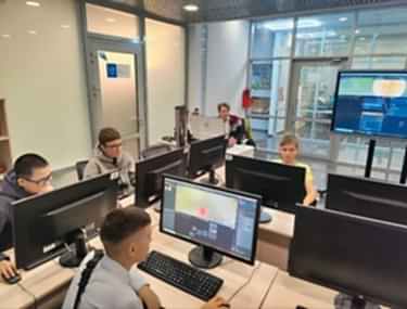 Первые шаги в цифровой разработке: школьники Сатки изучили основы Blender и блочной логики