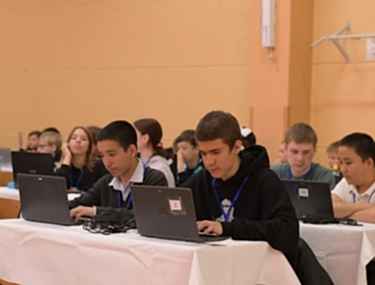 «Первый шаг» в будущее: фестиваль технического творчества собрал три сотни участников