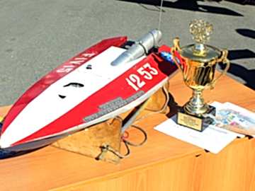 Общественно-политический вернисаж. ДЮТТ принял участие в выставке, посвящённой Дню города