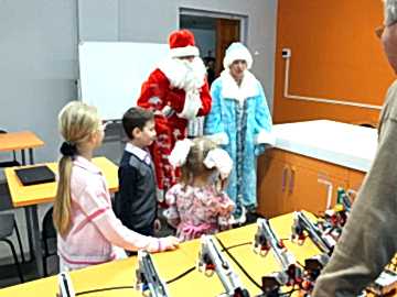 Новый год 2018. Праздничная ёлка в ДЮТТ