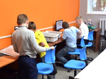 Для детей и родителей состоялся открытый урок по робототехнике